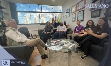 ALUNAS DO SALESIANO SE REÚNEM COM O PRESIDENTE DA CÂMARA DOS VEREADORES DE SOROCABA