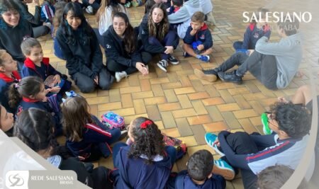 FORMANDOS DO ENSINO MÉDIO VISITAM EDUCAÇÃO INFANTIL